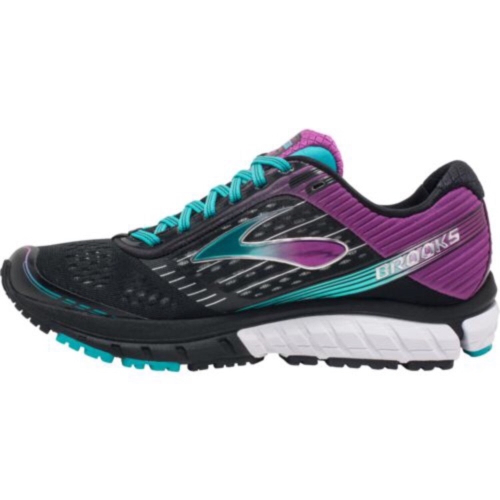Brooks tennis shoes sz 8.5